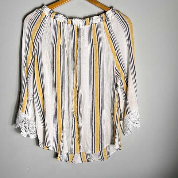 Westport White and Yellow Ruffled Blouse with Bib Collar - Picture 5 of 6